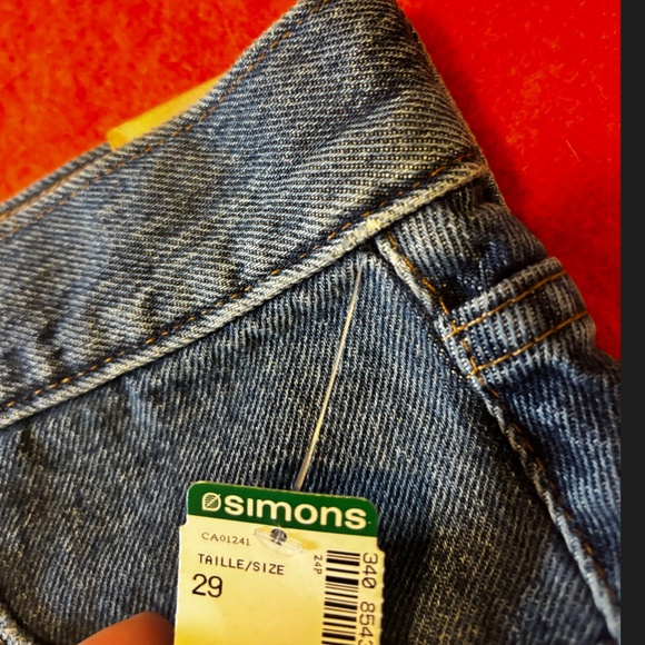 Levi’s high waisted cut-off denim mom short NWT - Picture 3 of 11